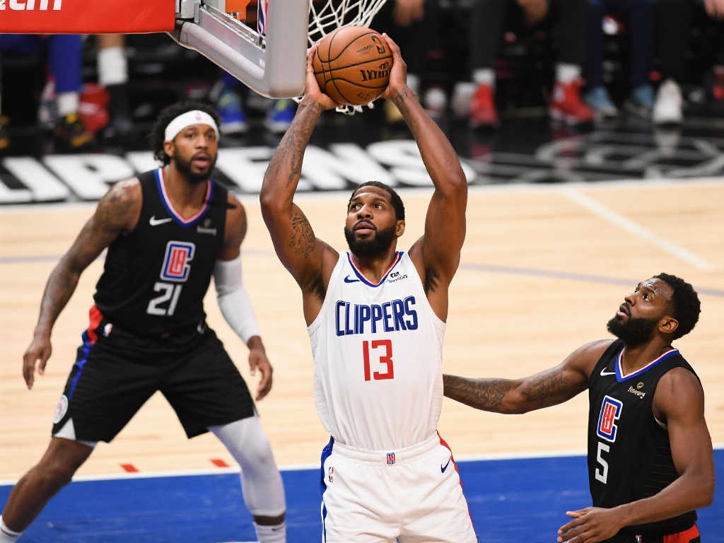 快艇强势碾压勇士！哈登39+10统治比赛，勇士被迫进入附加赛